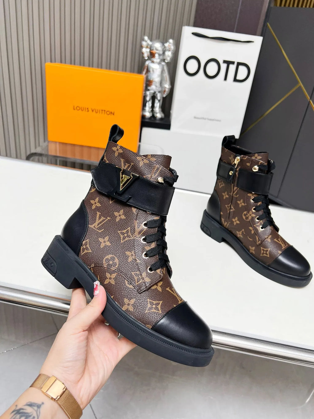 Women Boots S26222