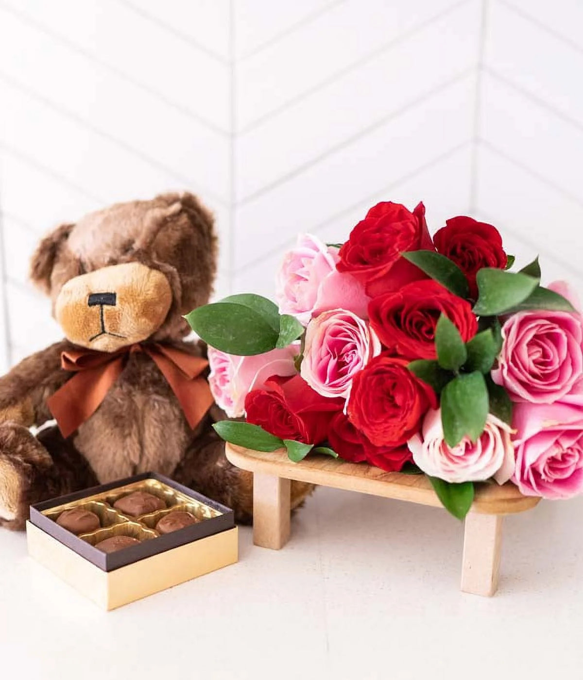 One Dozen Red & Pink Roses with Clear Glass Vase, Chocolates & Teddy Bear R939936